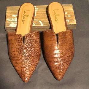 Lulus Faux Skin Pointed Toe Flat size 9